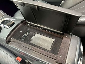 Car image 36