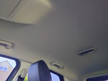 Car image 32