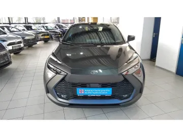 Car image 3