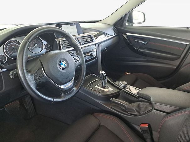 BMW 330i Sport Line 185 kW image number 10