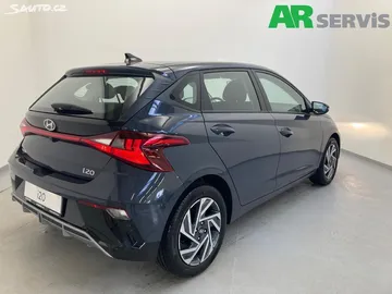 Car image 4