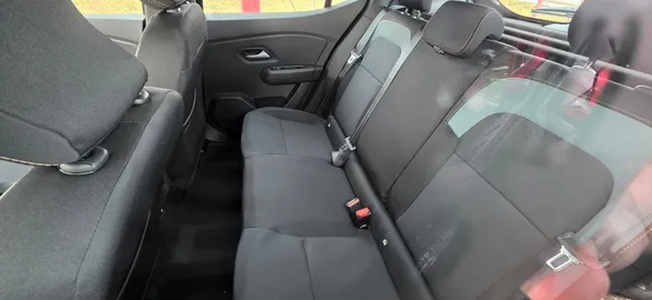 Car image 33
