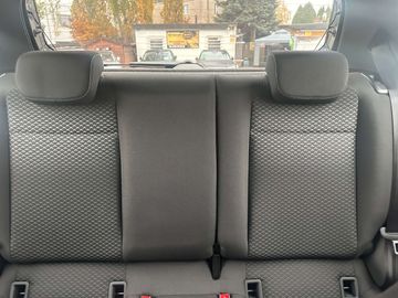 Car image 37