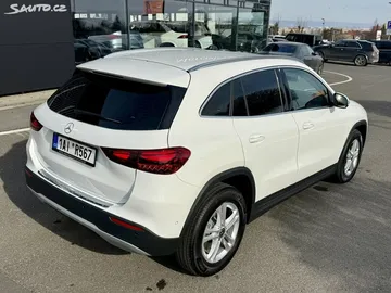Car image 40