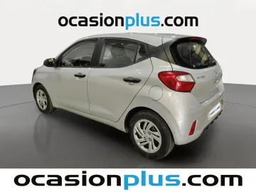 Car image 4