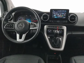 Car image 29