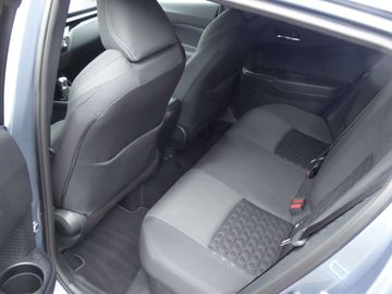 Car image 12