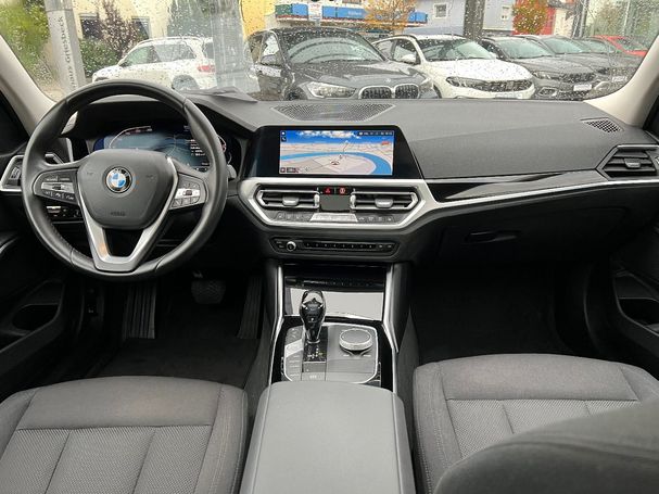 BMW 320d xDrive Advantage 140 kW image number 16