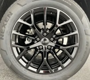 Car image 39