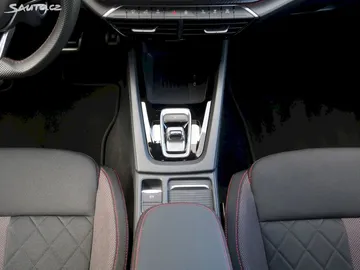 Car image 29