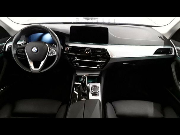 BMW 530i Touring 180 kW image number 8