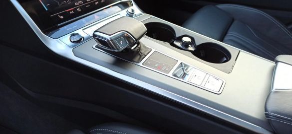 Car image 23