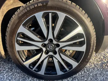 Car image 37