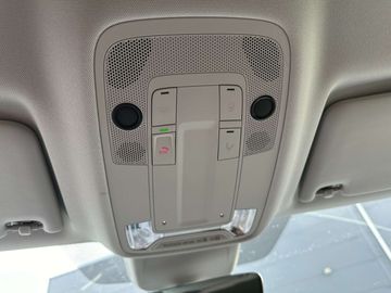 Car image 37