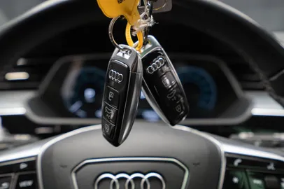 Car image 25