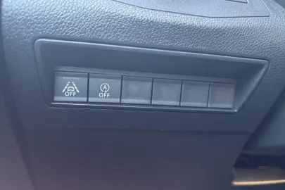 Car image 27