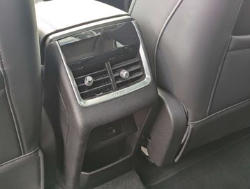 Car image 33