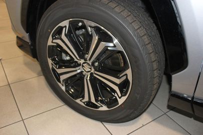 Car image 15