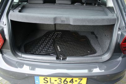 Car image 25