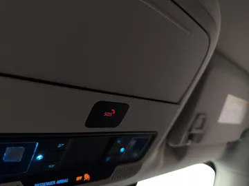 Car image 36