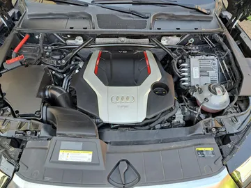 Car image 26