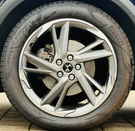Car image 24
