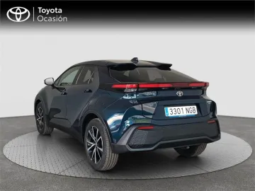 Car image 4