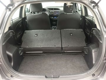 Car image 37