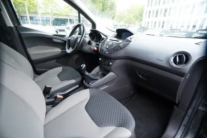 Car image 22