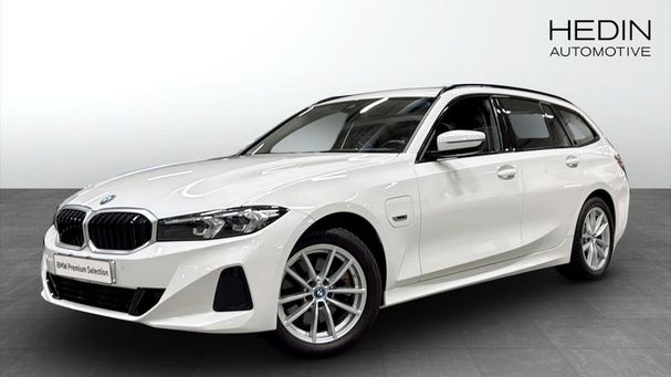 BMW 330e Touring xDrive 216 kW image number 1