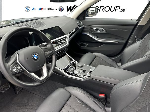 BMW 320d Sport Line 140 kW image number 10