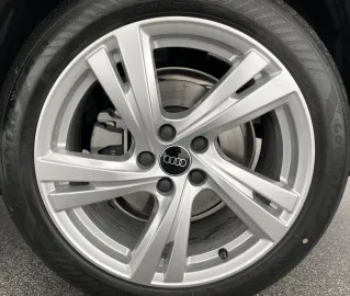 Car image 37