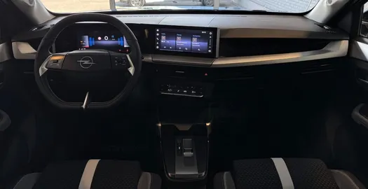 Car image 14