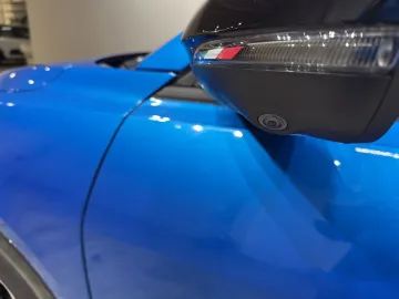 Car image 32