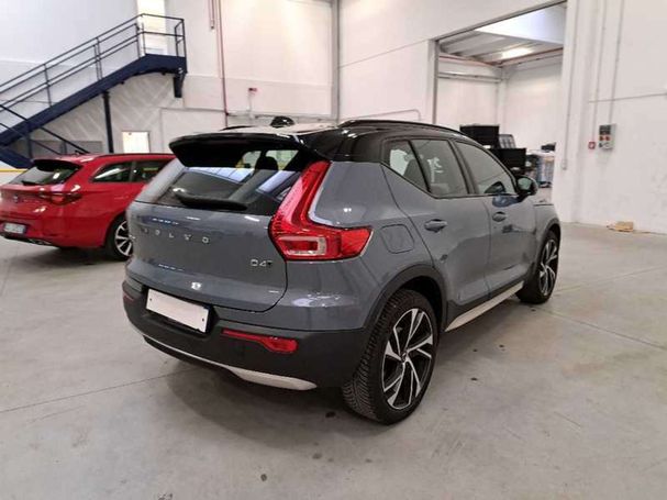 Volvo XC40 D4 AWD Geartronic R-Design 140 kW image number 4