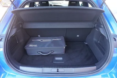Car image 37