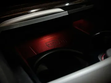 Car image 35