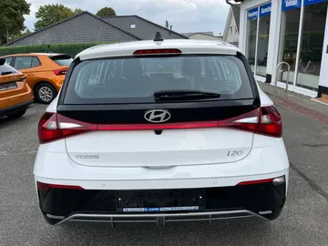 Car image 20