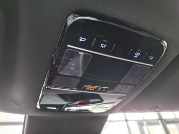 Car image 37