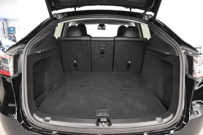 Car image 23