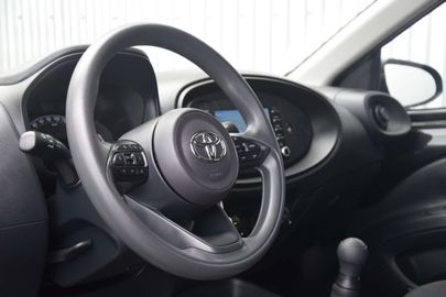 Car image 21