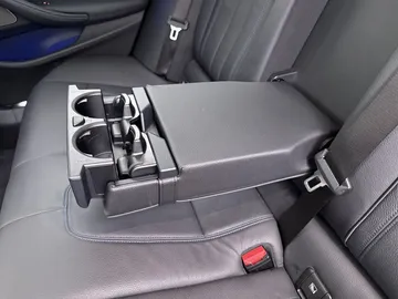 Car image 44