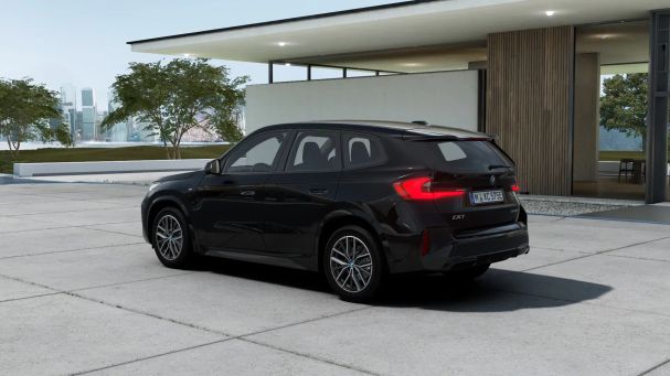 BMW iX1 eDrive20 M Sport 150 kW image number 3