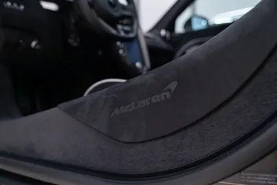 Car image 27