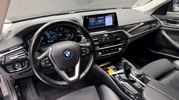 BMW 520d Touring xDrive 140 kW image number 6