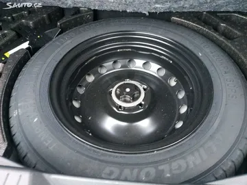 Car image 26