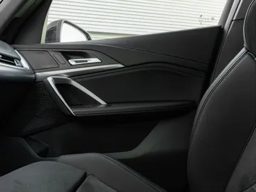 Car image 41