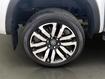 Car image 38