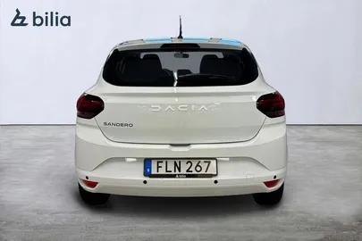 Car image 3