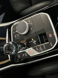 Car image 36